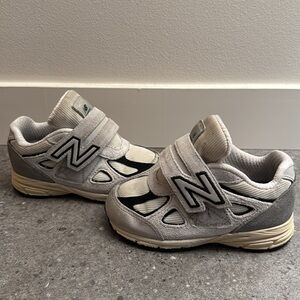 New Balance 990 toddler sneaker